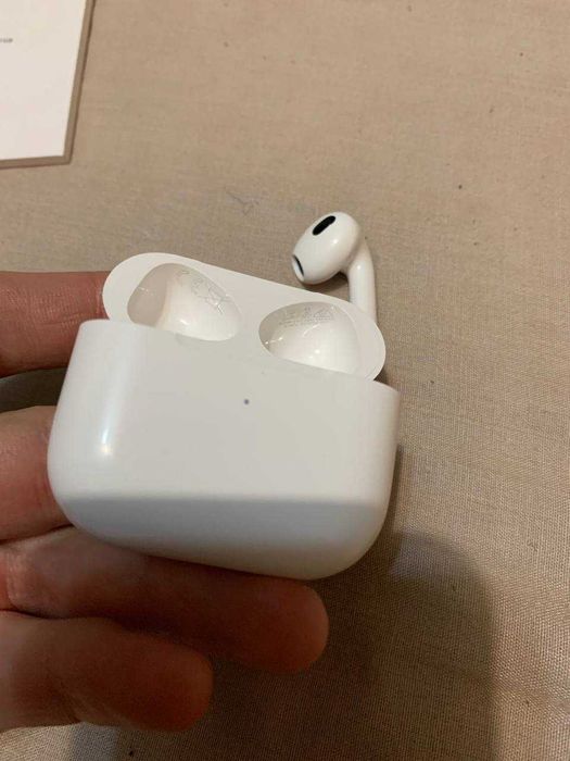 Продам airpods 3 оригінал + чохол