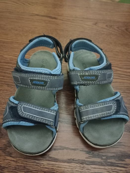 Дитячі босоніжки.