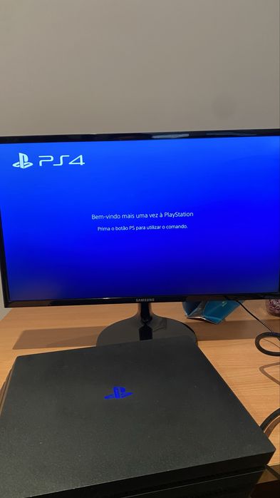 Playsations 4 PRO 1T com 1 comando original.