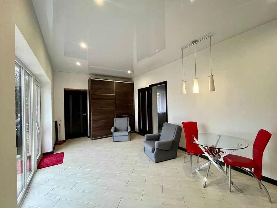 !!!Гарна пропозиція. Продаж будинку на два входи по вул.Квітневій