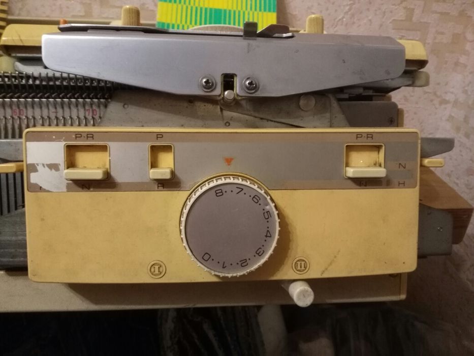 Вязальная машина KR-830