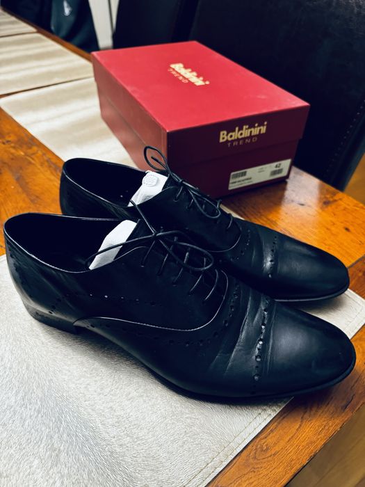 Buty wsuwane damskie oksfordki Baldinini 42 czarne skórzane idealne