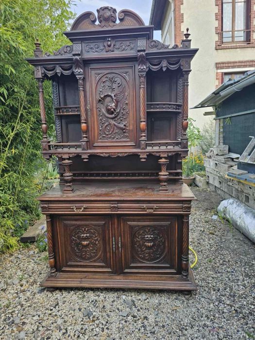 Старовинний комод