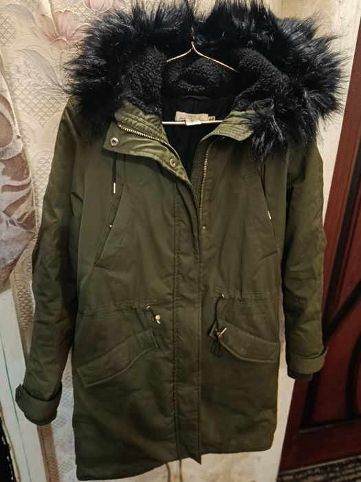 Курточка зимняя зелёного цвета