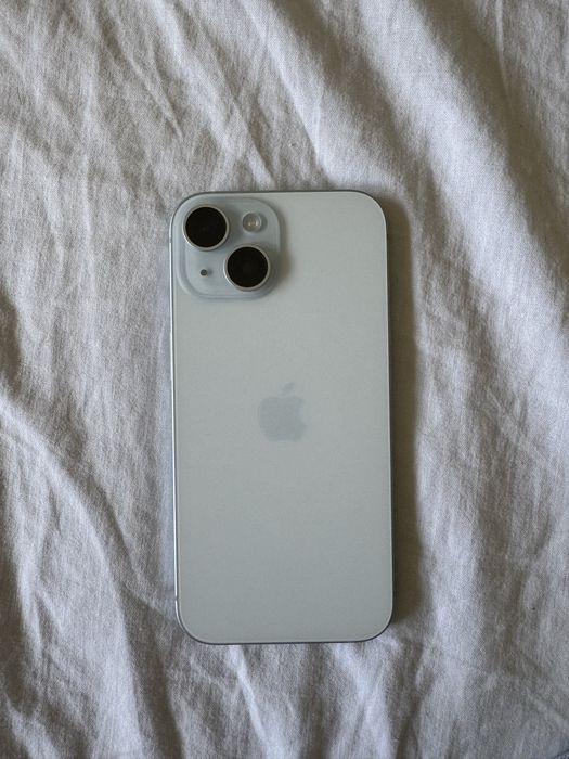 iPhone 15 128GB – Como Novo + Extras (17 capas incluídas)