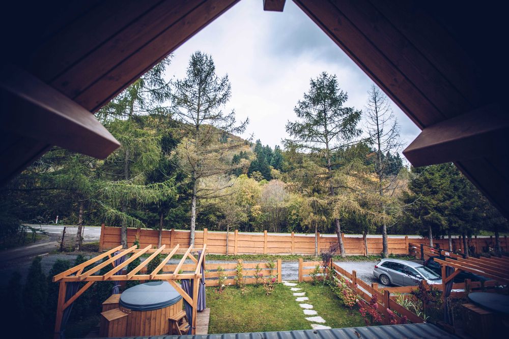 Domki. Bieszczady. Balia, jacuzzi na wyłączność w cenie.