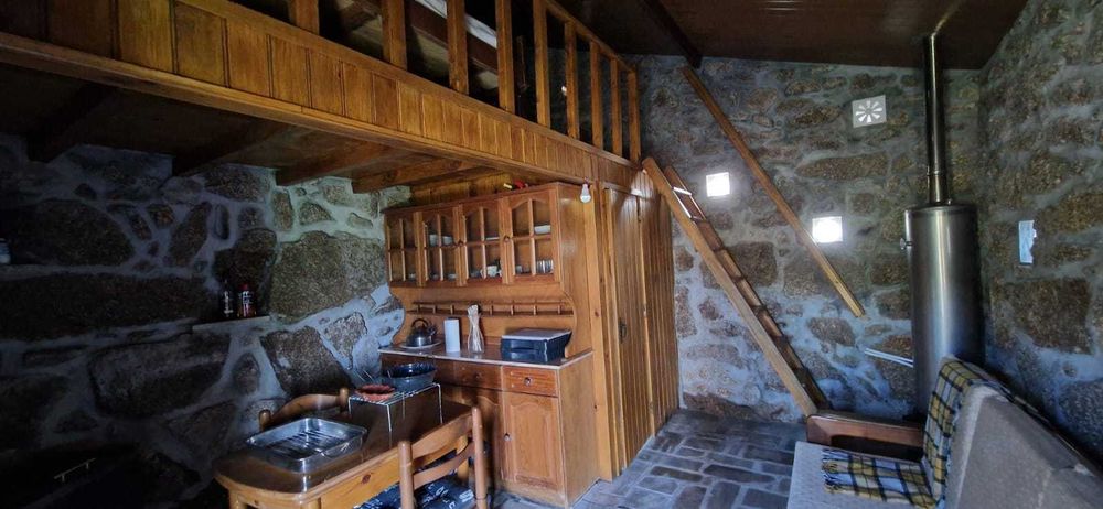 Refúgio na Serra da Estrela | Cabana de pedra + terreno 1460m²