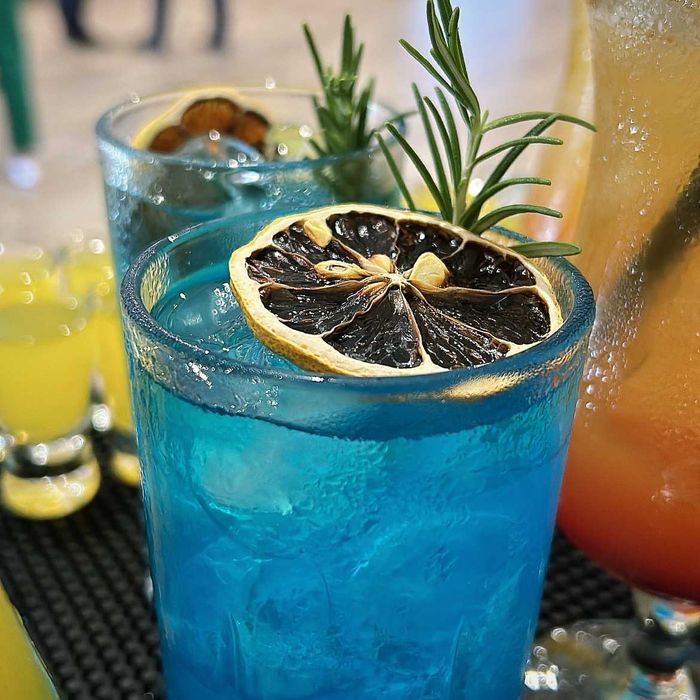 • Mobilny Drink Bar • Usługi barmańskie • Barman - Drinkbar • Wesele