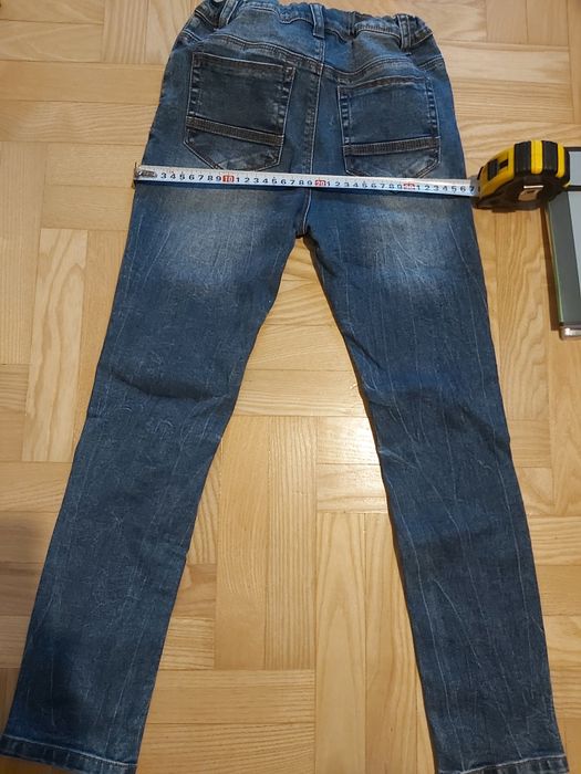 Jeansy z przetarciami rozm. 146