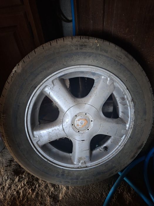 Jantes e Pneus Nissan Almera