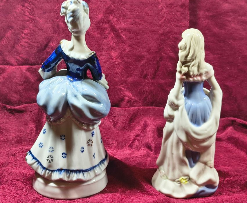 Dwie piękne porcelanowe figurki.