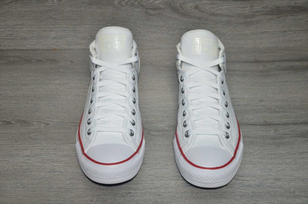 Продам кросівки шкіряні Фірма Converse