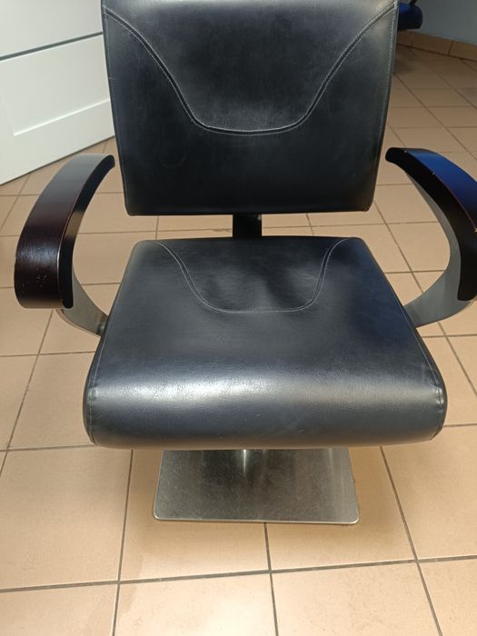 Używany fotel fryzjerski