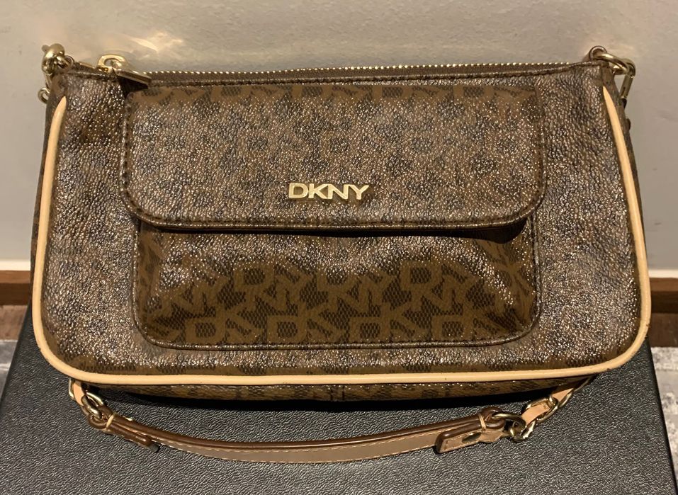 Malinha DKNY como nova