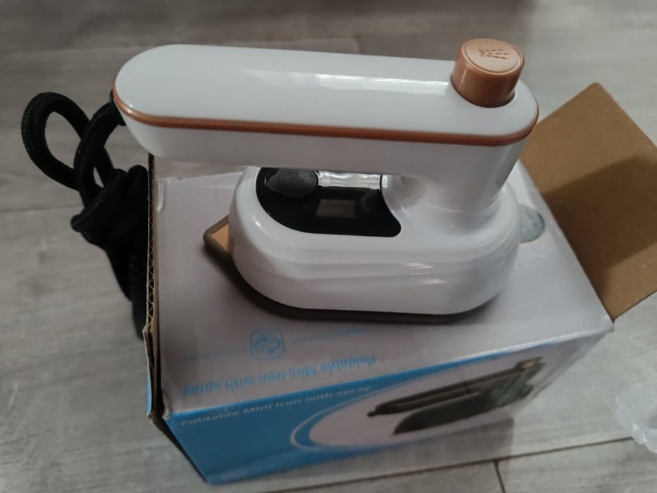 Mini parownica żelazko