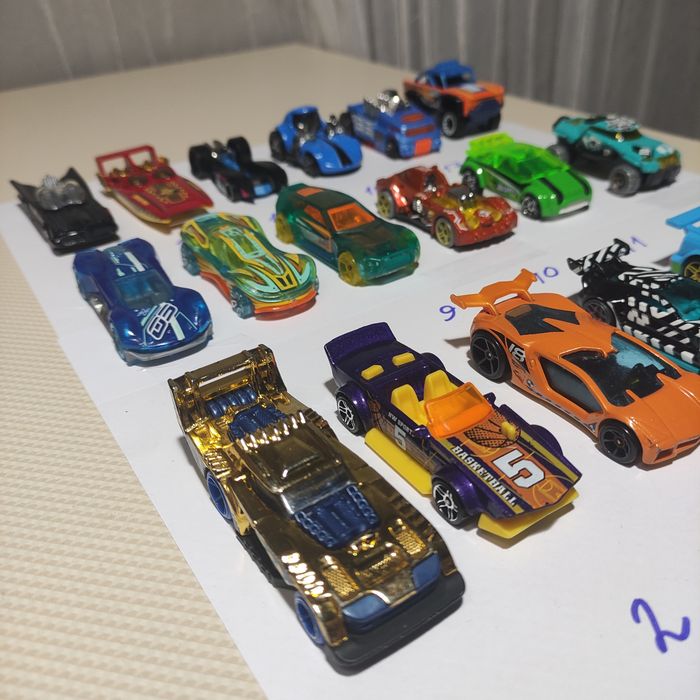 Машинки Hot wheels