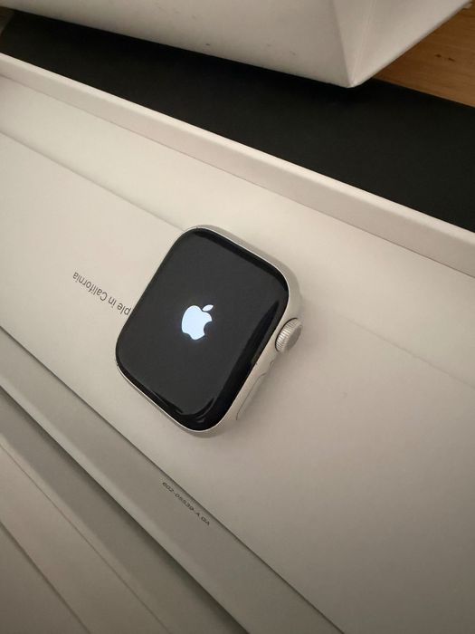 Apple Watch Series 8 GPS 41mm – White Sport Band