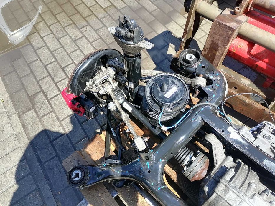 Audi Q7 4M0 Zawieszenie Tył wózek Wahacze Oś Skrętna