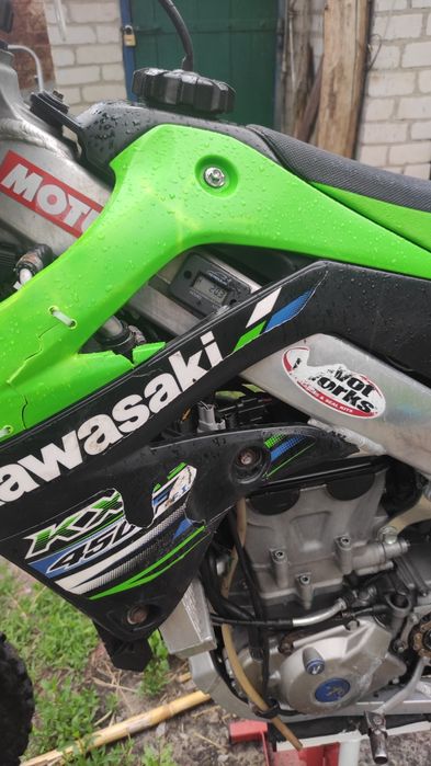 Продам спортивный мотоцикл kawasaki 450.