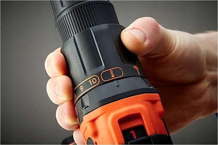 Wkrętarka udarowa Black&Decker BCD700S2S 18 V 2 x 1,5 Ah z torbą
