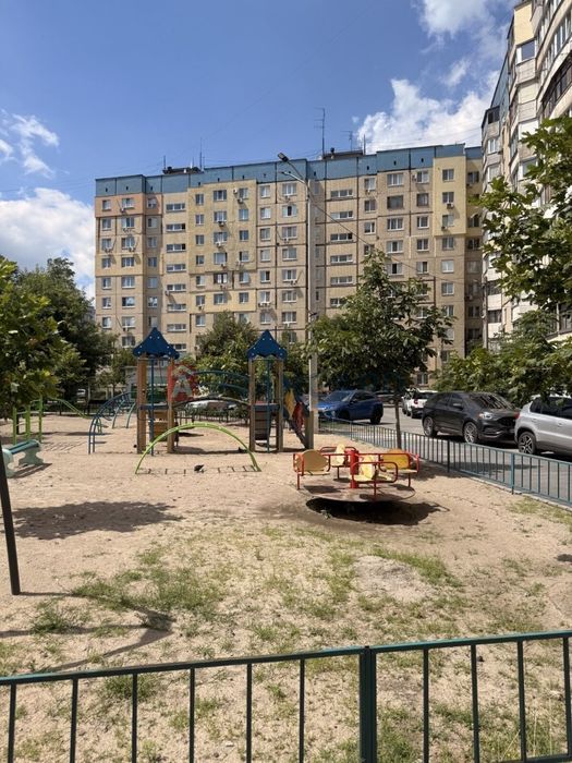 Продам чудову 3-и кімнатну квартиру на Ж/м Фрунзенский, всі кімнати окремі.
