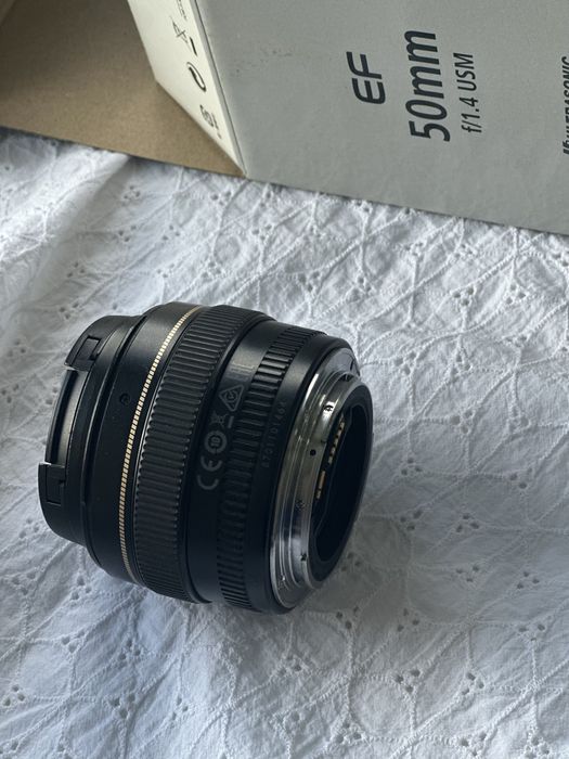 Обʼєктив Canon 50 mm 1.4