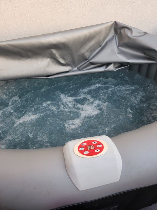 Jacuzzi Insuflável