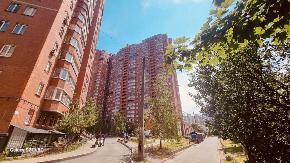 Продам помещение 177 кв.м. на ул.Анні Ахматовой 13,Позняки