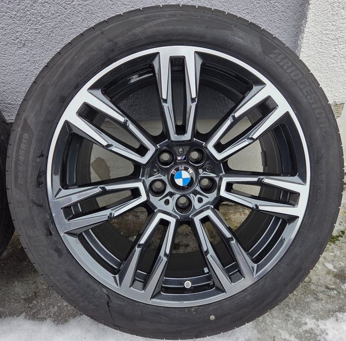 Felgi z oponami BMW Seria 5 I5 G60 G61 8,5x19 ET29 5x112 M935