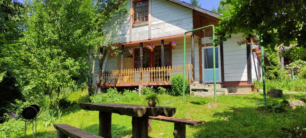Біла хижа. Ідеальний відпочинок в Карпатах з дітьми. Будинок в горах.