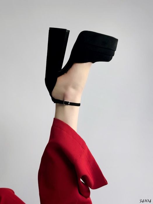 Туфлі барбі Братц на випускний