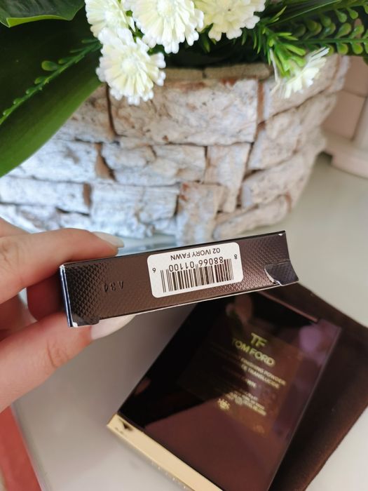 Tom Ford oryginalny nowy puder w kamieniu etui pudełko cudo