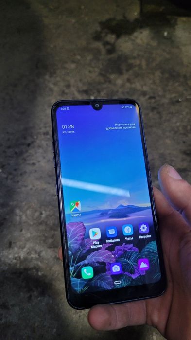 Продам смартфон lg Q60