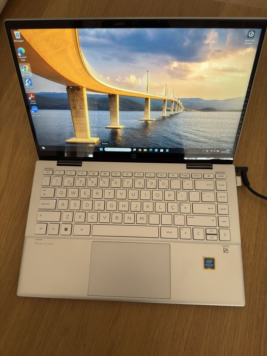HP Pavilion x360 14” Conversível – Ecrã Tátil 360°