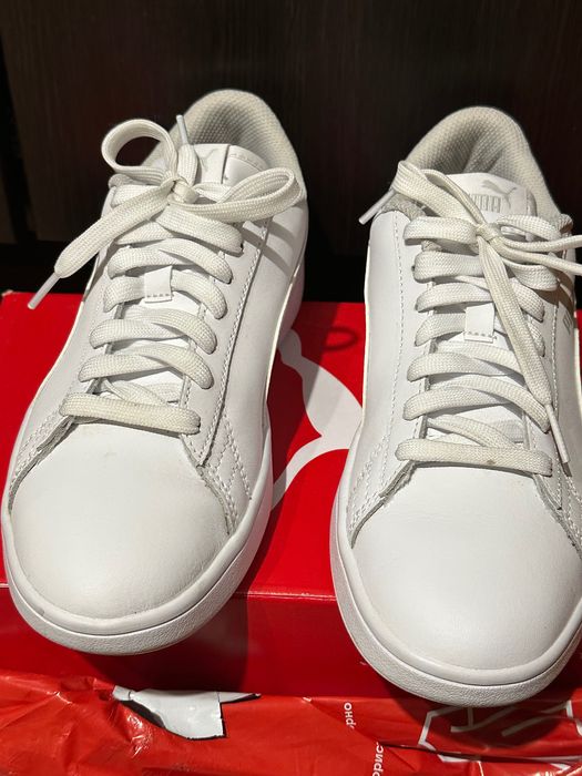 Білі жіночі кеди Puma