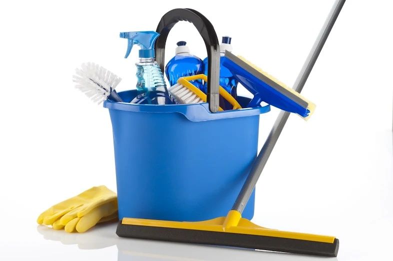 Sprzątanie biur firm domów mieszkań klatek schodowych pranie mebli