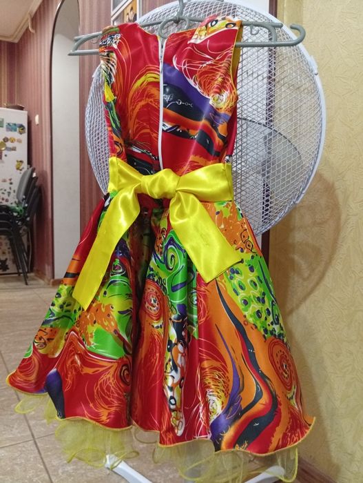 Продам платье для девочки