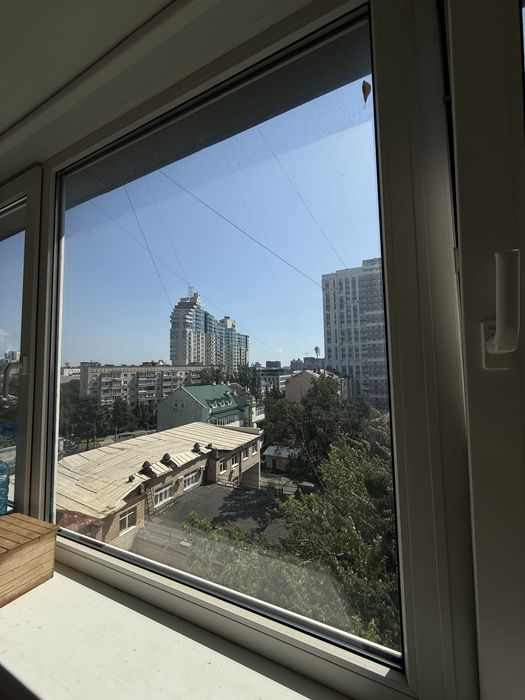 Продаж трьохкімнатної квартири в центрі Києва/вул. Іллєнка 63