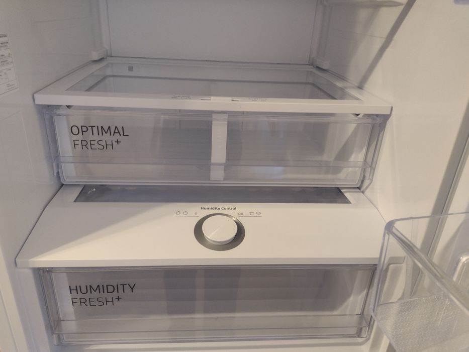 Lodówka Samsung RB34C675DWW