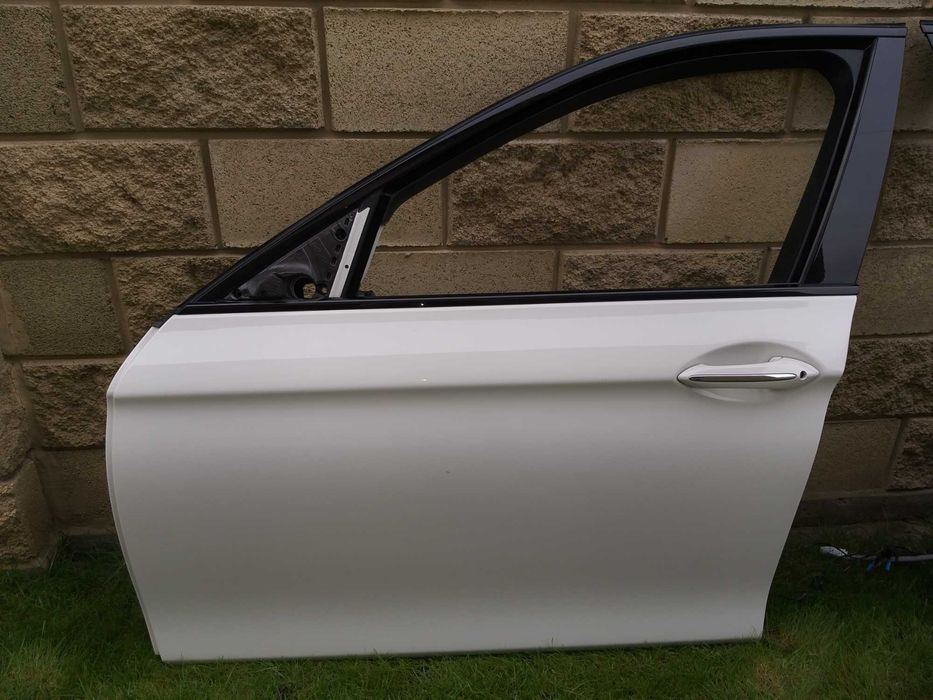 BMW F10 F11 двері скло замок ручка колір C10 A300 354 БМВ