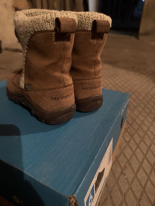Продам ботинки