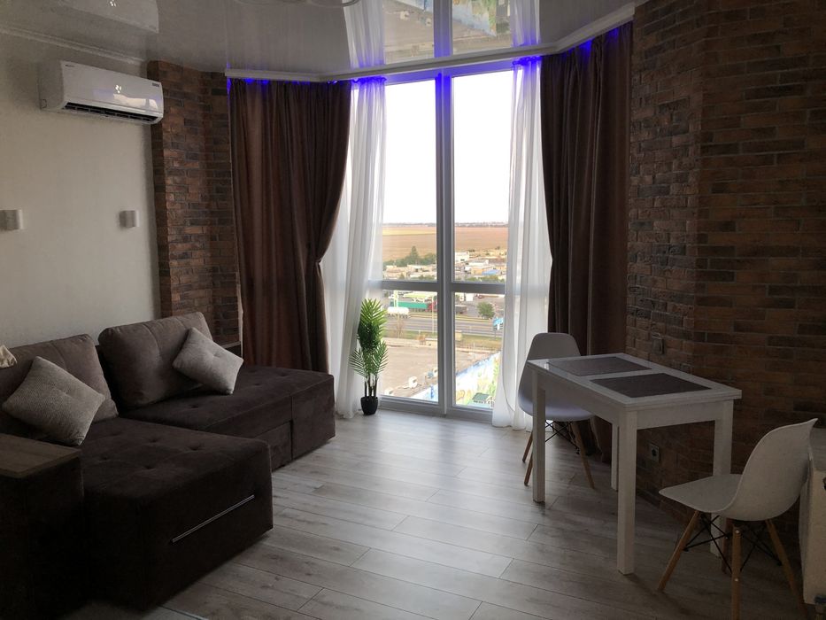 Посуточная квартира студия ,подобова поселок котовского