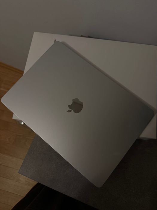 MacBook Air 15” M4 / 16 GB / 256 GB
