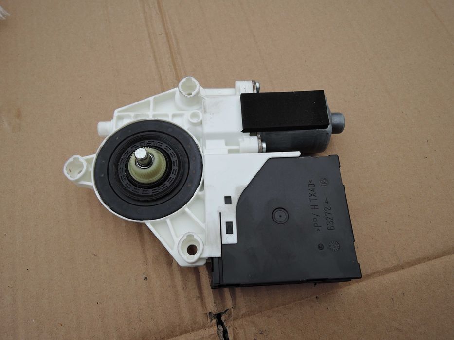 AUDI TT 8J Silnik Szyby Prawy  8J8.959.801C  europa