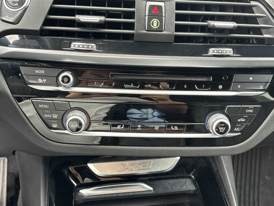 BMW X3 sDrive18d Automático | Nacional | 08/2019 | Volante M