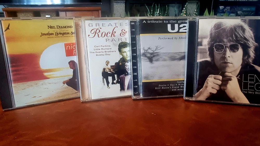 Vendo pack 4 cds (Neil diamond. Colectânea Rock, Tributo aos U2 e John Lennon)