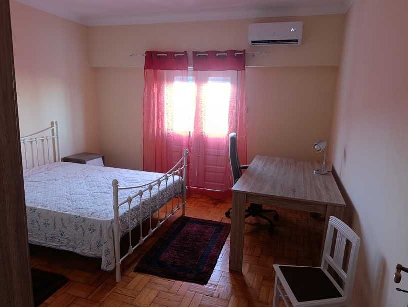 Quartos com ar condicionado - Rua José Caetano Júnior - Polo IV