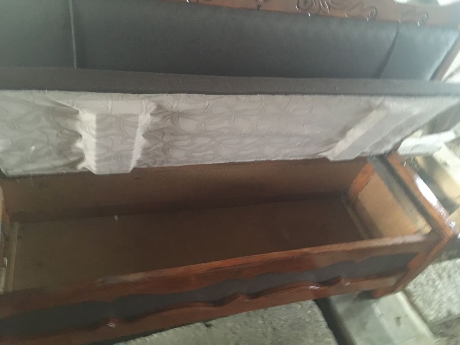 Кухоний уголок і 3 табуретки