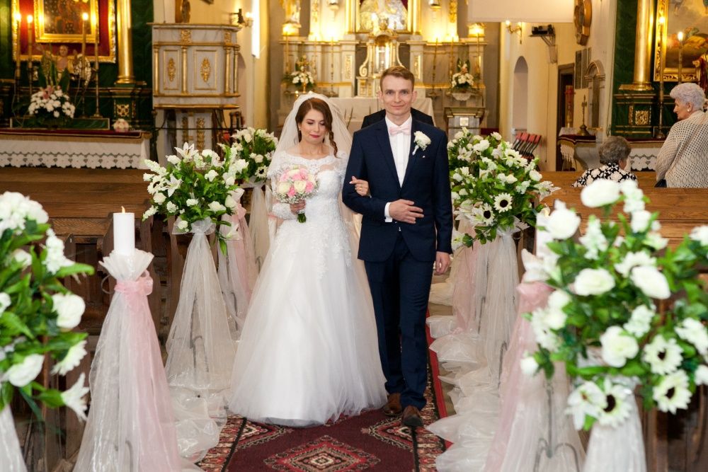 suknia ślubna z koronką