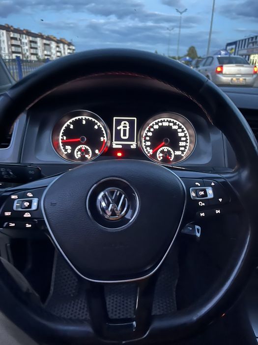 продам авто Фольксваген Гольф7 2014р.1.6